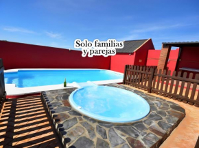 Chalet con piscina privada solo familias